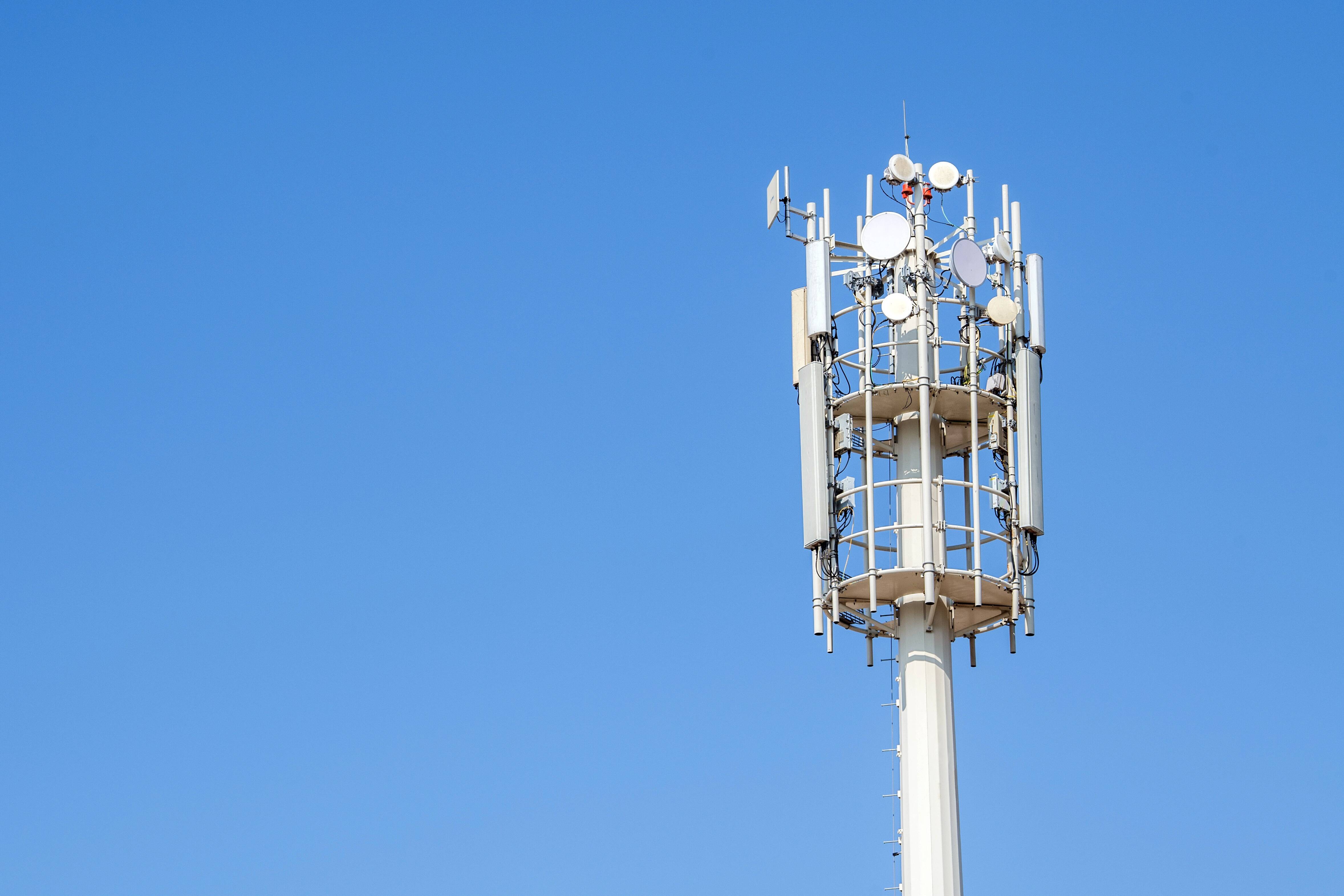Duplexer versus diplexer for base station programs
