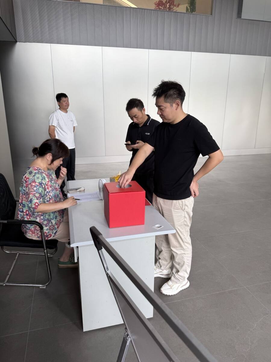 现场登记汇总捐款
